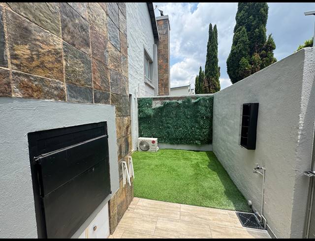 3 BEDROOM DUPLEX RENTED IN BRYANSTON